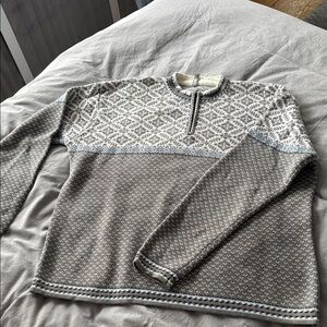 Hanna Andersson Gray and White Crewneck Sweater